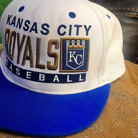 Royals Hat - Picture 4 of 5